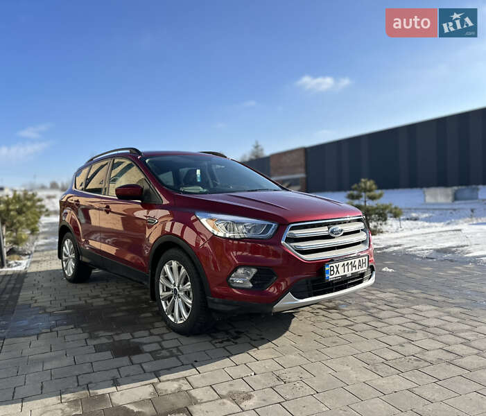 Внедорожник / Кроссовер Ford Escape 2018 в Хмельницком