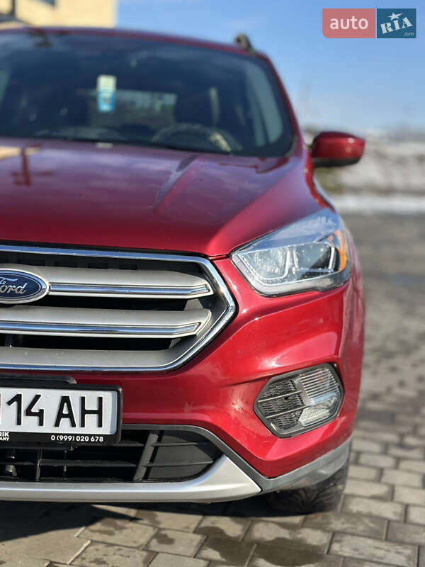 Внедорожник / Кроссовер Ford Escape 2018 в Хмельницком