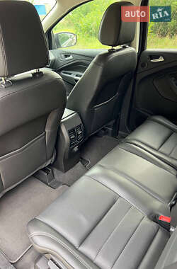 Внедорожник / Кроссовер Ford Escape 2013 в 