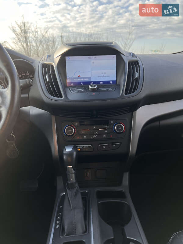 Внедорожник / Кроссовер Ford Escape 2017 в Южноукраинске