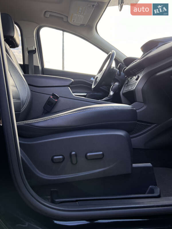 Внедорожник / Кроссовер Ford Escape 2017 в Южноукраинске