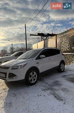 Внедорожник / Кроссовер Ford Escape 2015 в 