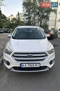 Позашляховик / Кросовер Ford Escape 2016 в 