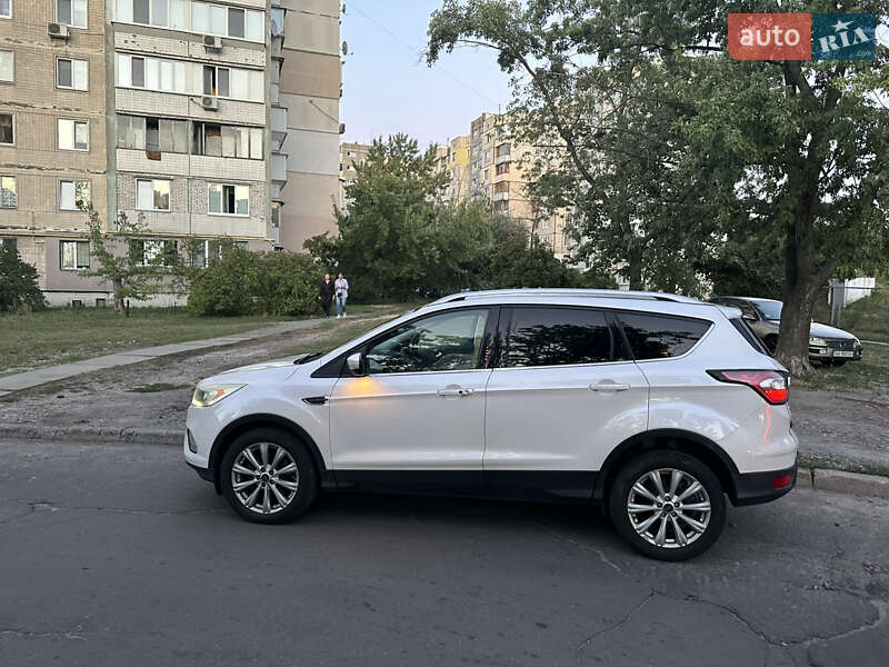 Позашляховик / Кросовер Ford Escape 2016 в Києві