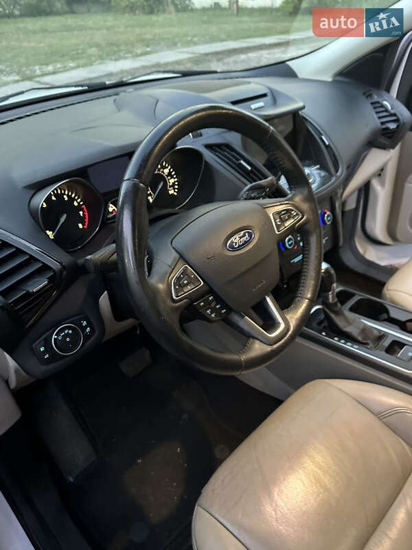 Позашляховик / Кросовер Ford Escape 2016 в Києві