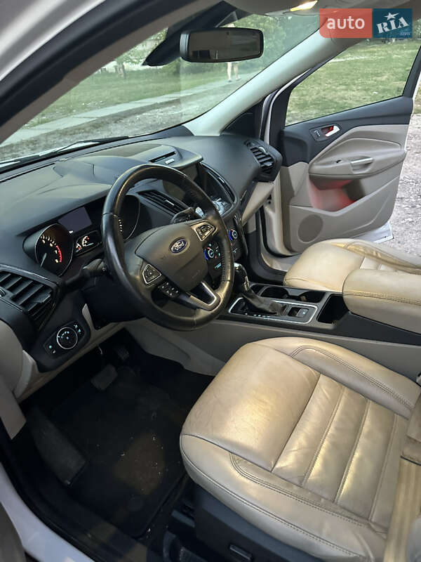 Позашляховик / Кросовер Ford Escape 2016 в Києві