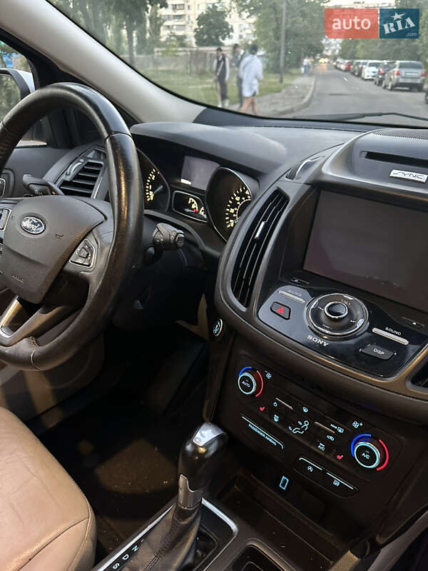 Позашляховик / Кросовер Ford Escape 2016 в Києві