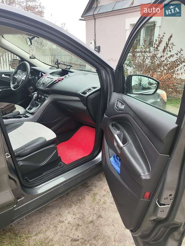 Внедорожник / Кроссовер Ford Escape 2013 в Кременце