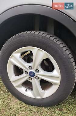 Внедорожник / Кроссовер Ford Escape 2013 в Кременце