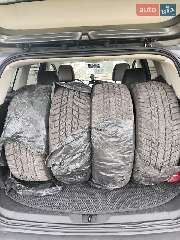 Внедорожник / Кроссовер Ford Escape 2013 в Кременце