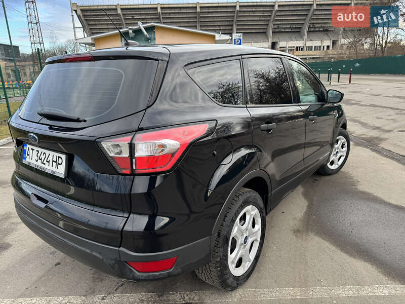 Внедорожник / Кроссовер Ford Escape 2016 в Ивано-Франковске