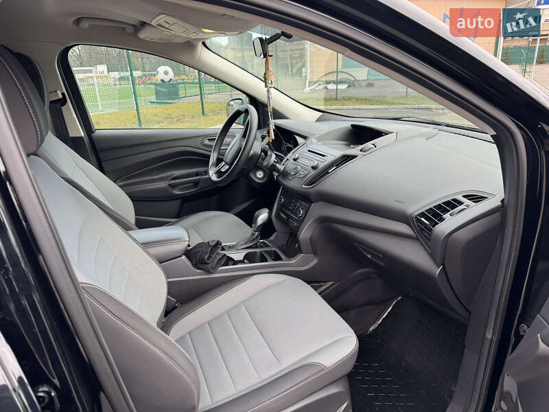 Внедорожник / Кроссовер Ford Escape 2016 в Ивано-Франковске