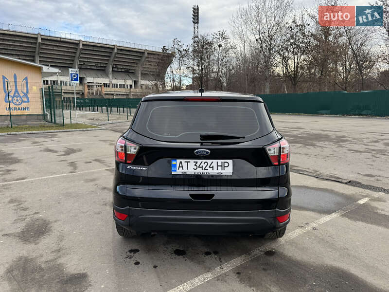 Внедорожник / Кроссовер Ford Escape 2016 в Ивано-Франковске