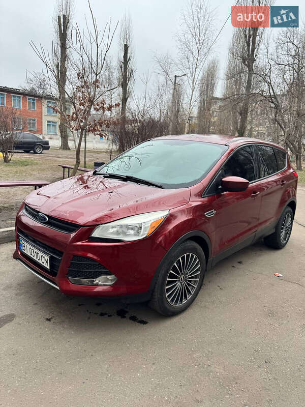 Внедорожник / Кроссовер Ford Escape 2015 в 