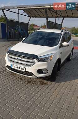 Внедорожник / Кроссовер Ford Escape 2017 в 