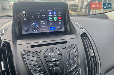 Внедорожник / Кроссовер Ford Escape 2015 в 