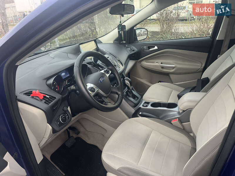 Внедорожник / Кроссовер Ford Escape 2015 в Ивано-Франковске