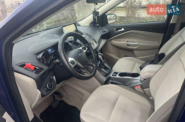 Внедорожник / Кроссовер Ford Escape 2015 в 
