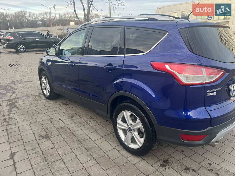Внедорожник / Кроссовер Ford Escape 2015 в Ивано-Франковске