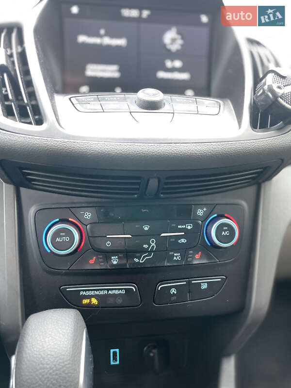 Внедорожник / Кроссовер Ford Escape 2019 в Сумах