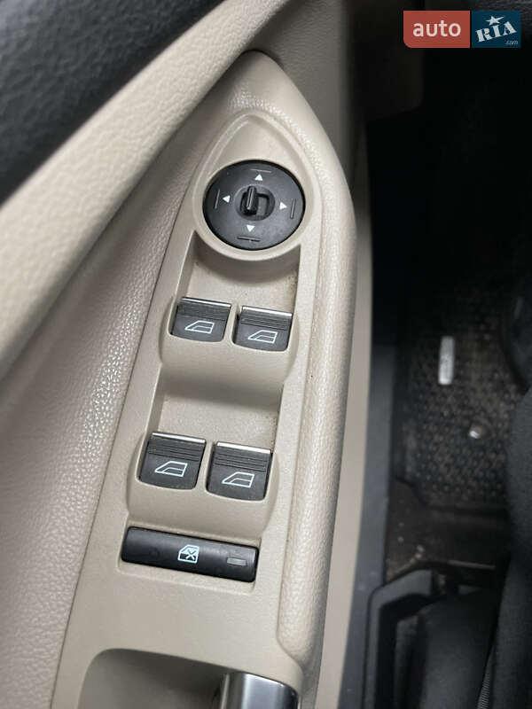Внедорожник / Кроссовер Ford Escape 2019 в Сумах