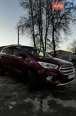 Внедорожник / Кроссовер Ford Escape 2018 в 