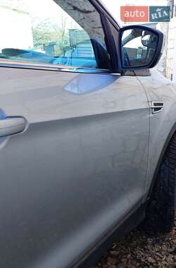 Позашляховик / Кросовер Ford Escape 2014 в 