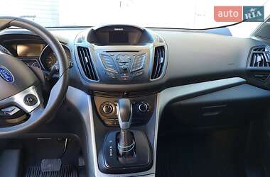 Позашляховик / Кросовер Ford Escape 2014 в 