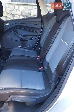 Позашляховик / Кросовер Ford Escape 2014 в 