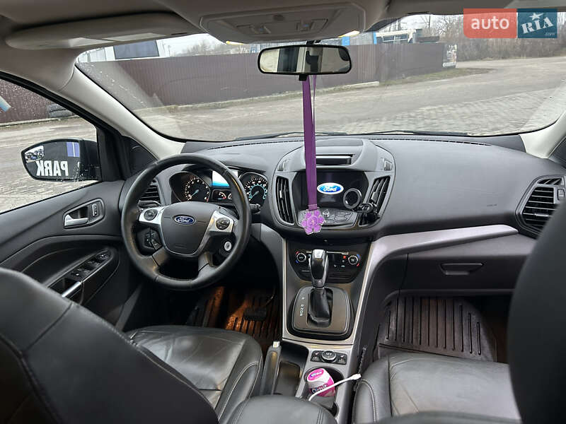 Внедорожник / Кроссовер Ford Escape 2016 в Могилев-Подольске