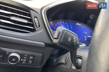 Внедорожник / Кроссовер Ford Escape 2020 в 