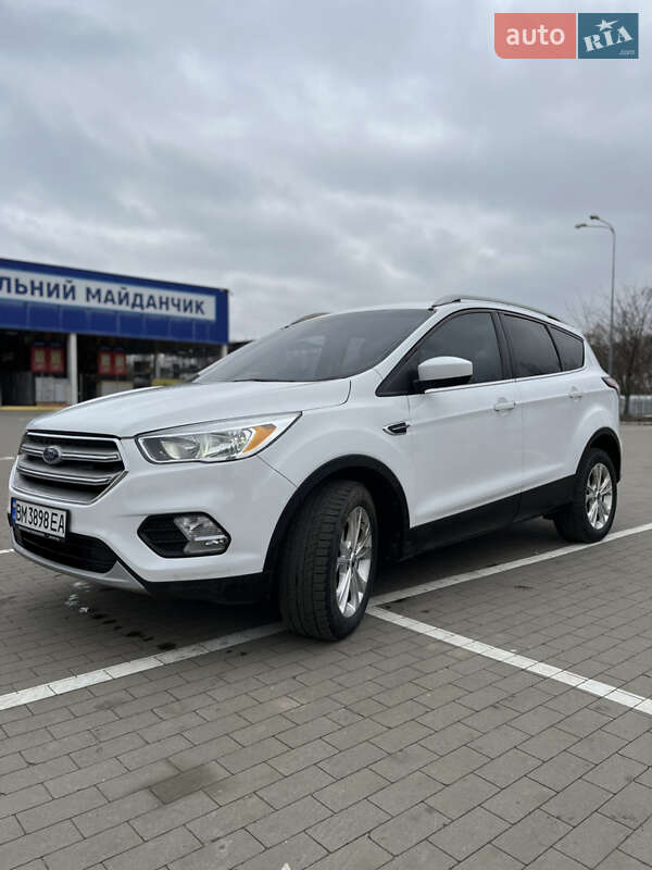 Внедорожник / Кроссовер Ford Escape 2017 в Сумах