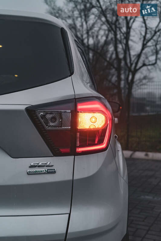 Внедорожник / Кроссовер Ford Escape 2017 в Киеве
