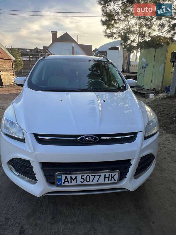 Внедорожник / Кроссовер Ford Escape 2013 в Иршанске