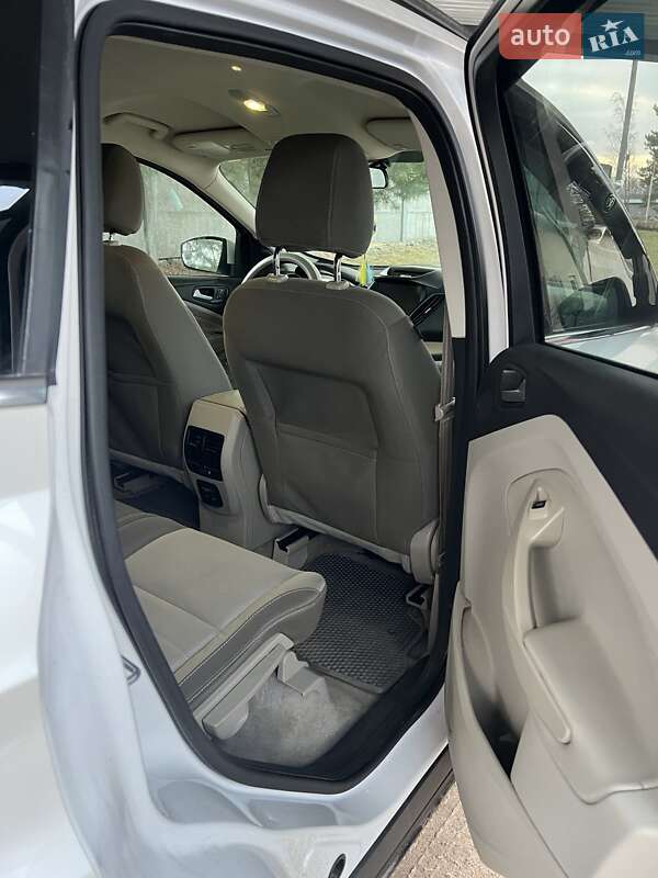 Позашляховик / Кросовер Ford Escape 2013 в Іршанському