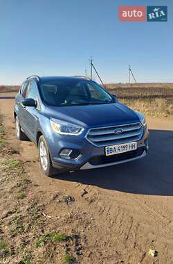 Внедорожник / Кроссовер Ford Escape 2018 в Малой Виске