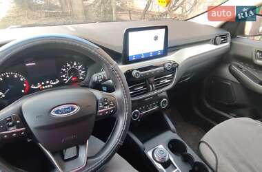 Внедорожник / Кроссовер Ford Escape 2020 в 