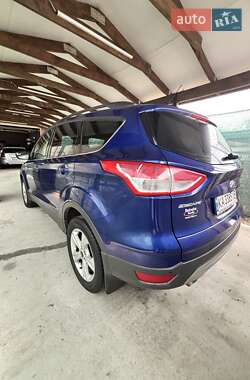 Внедорожник / Кроссовер Ford Escape 2015 в 