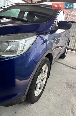 Внедорожник / Кроссовер Ford Escape 2015 в 