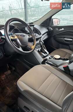 Внедорожник / Кроссовер Ford Escape 2015 в 