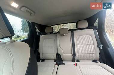 Внедорожник / Кроссовер Ford Escape 2021 в 