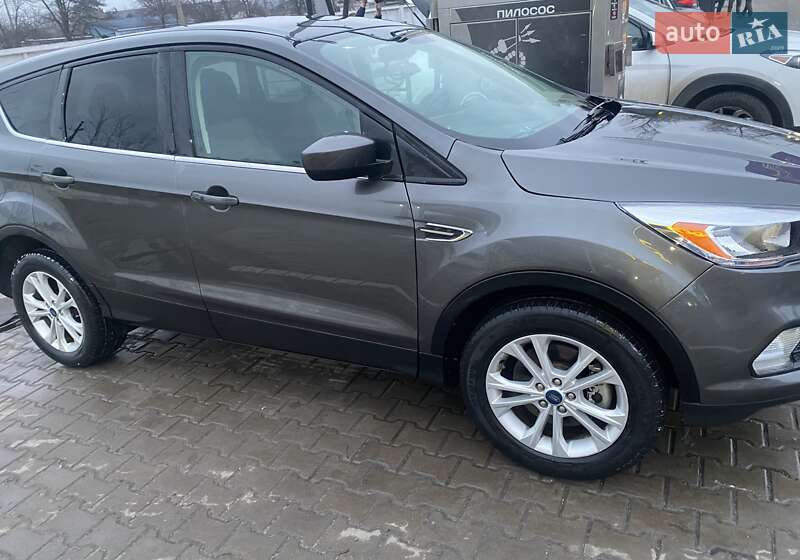 Внедорожник / Кроссовер Ford Escape 2018 в Ирпене