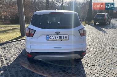 Внедорожник / Кроссовер Ford Escape 2017 в Киеве