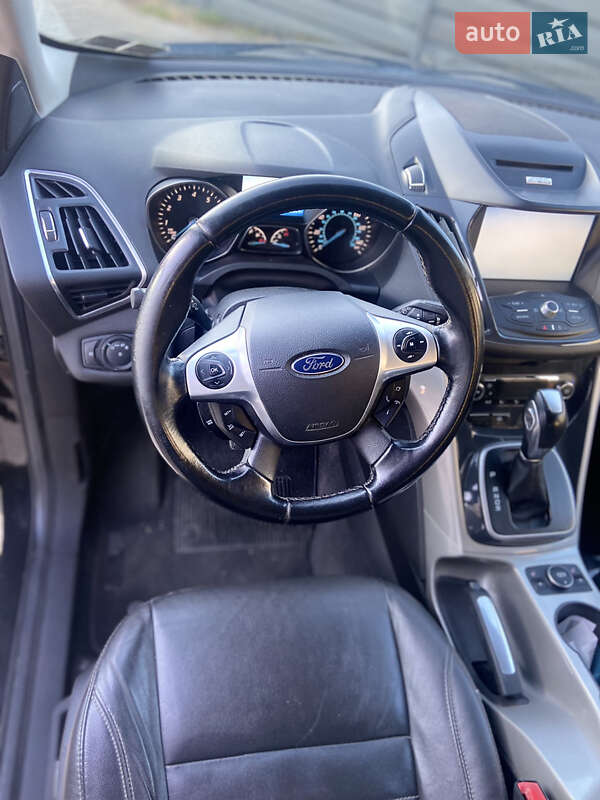 Внедорожник / Кроссовер Ford Escape 2013 в Черкассах