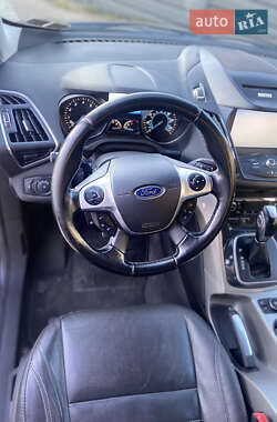 Внедорожник / Кроссовер Ford Escape 2013 в 