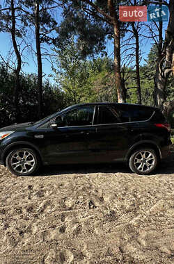 Внедорожник / Кроссовер Ford Escape 2013 в 