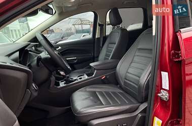 Внедорожник / Кроссовер Ford Escape 2019 в 
