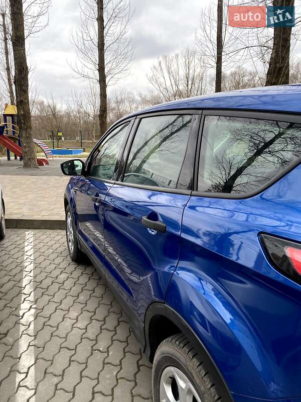 Внедорожник / Кроссовер Ford Escape 2017 в Угорниках