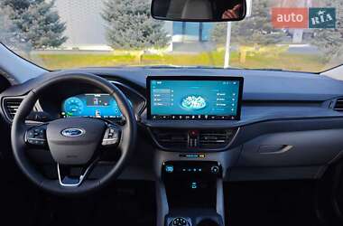 Внедорожник / Кроссовер Ford Escape 2023 в 