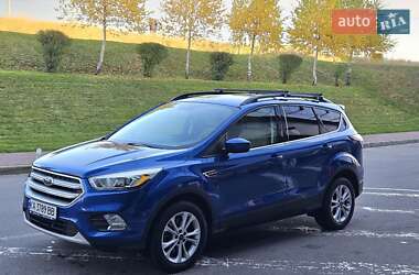 Внедорожник / Кроссовер Ford Escape 2016 в 